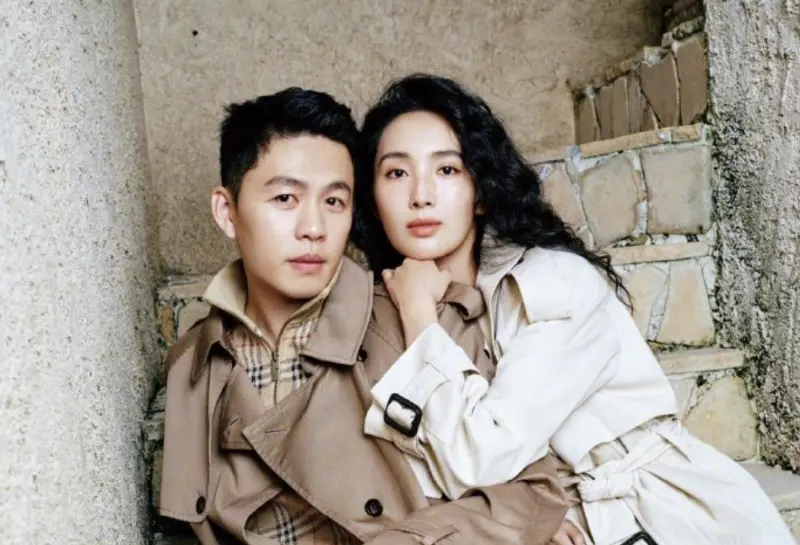 ▲曾獲金馬獎最佳新演員的李鴻其（左）與中國女星王紫璇（右）宣布結婚。王紫璇參加過《浪風破浪的姐姐》第3季比賽，李鴻其兩年前曾在威尼斯影展獲獎時公開認愛。（圖／摘自ba哥专用微博）