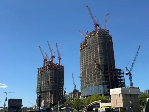 ▲台北車站雙子星大樓近期因缺工缺料，進度稍有壓力，不過宏匯集團已經積極引進近百名越南籍勞工，確保建設進度。（圖／記者張家瑋攝）