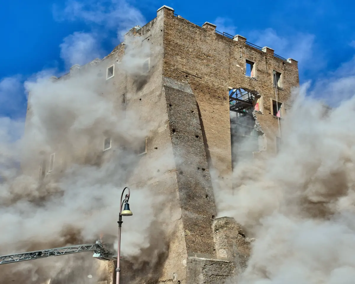 近千年歷史！義大利13世紀塔樓翻新工程爆事故 4工人被壓傷