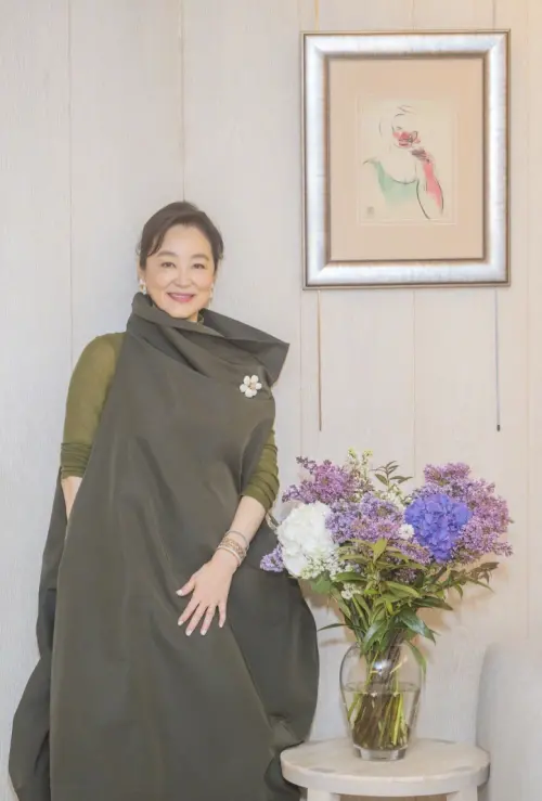 ▲林青霞71歲雍容華貴,更增添不少知性優雅的魅力。(圖/摘自林青霞微博) ▲林青霞71歲雍容華貴,更增添不少知性優雅的魅力。(圖/摘自林青霞微博)