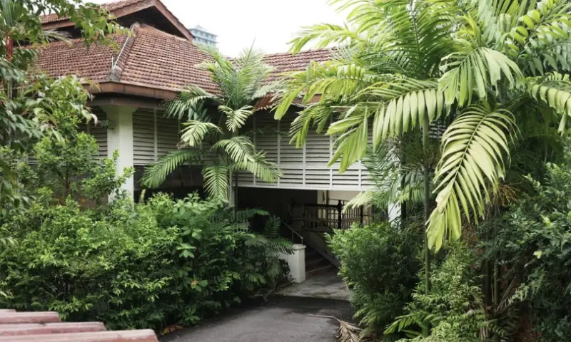 ▲新加坡政府研議列古蹟、家屬主張拆除，保存與遺願的拉鋸一觸即發。圖為歐思禮路38號李光耀故居。（圖／翻攝自聯合早報）
