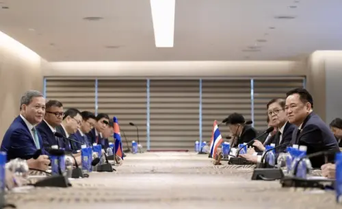 泰柬邊境降溫倒數！三階段撤重武11月開跑　年底前完成排雷劃界
