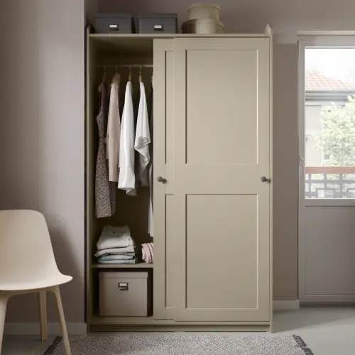 ▲HAUGA滑門衣。（圖／IKEA提供）