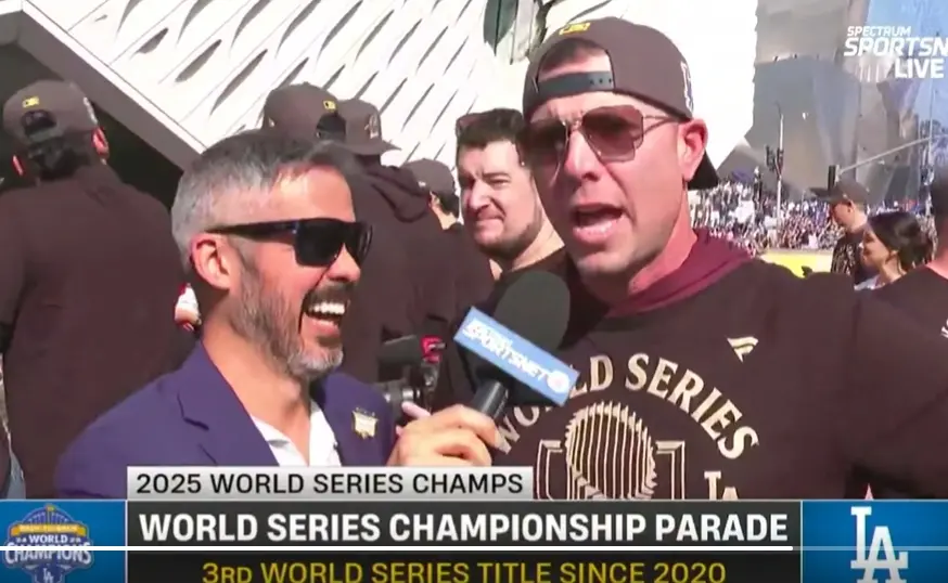 ▲洛杉磯道奇37歲牛棚老將崔南 （Blake Treinen）（右）接受《Dodgers Nation》訪問，開玩笑提到先發三本柱史奈爾（Blake Snell）、葛拉斯諾（Tyler Glasnow）與山本由伸，應該都要來坐牛棚巴士，結果此話一出遭到球迷怒噴。（圖／取自Dodgers Nation X）