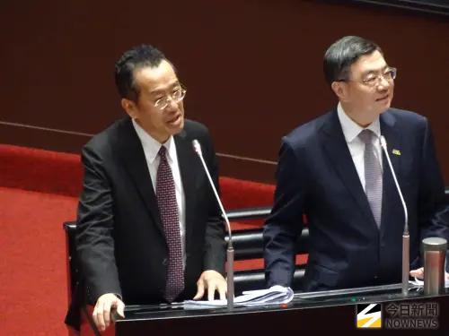 ▲國防部長顧立雄（左）強調國軍堅守軍隊國家化基本立場。（圖／記者呂炯昌攝）