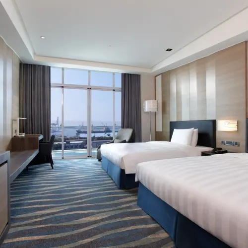 ▲海霸王集團推出港都周遊平日住宿券，五張乙套，下殺1折。(圖／海霸王提供)