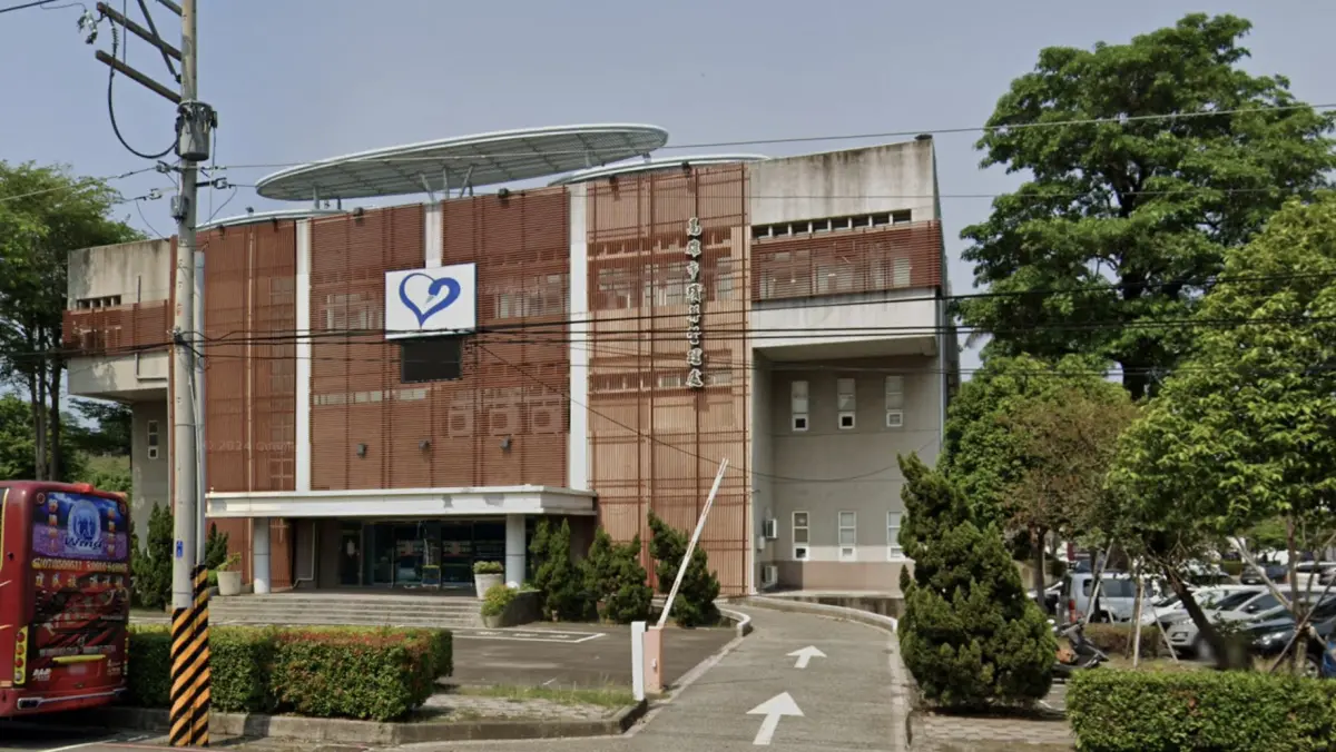 ▲高雄殯葬處爆出職員收賄「插隊燒大體」事件，檢方起訴14人。（圖／翻攝自google maps）