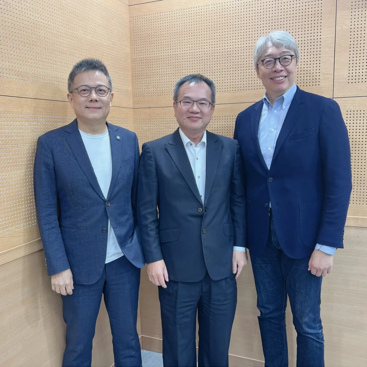 ▲由左到右為國邑副董事長顏麟權、董事長王建治、總經理甘霈。（圖／國邑提供）