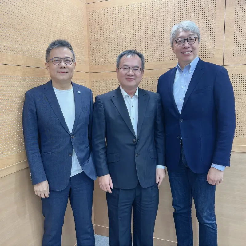 ▲由左到右為國邑副董事長顏麟權、董事長王建治、總經理甘霈。（圖／國邑提供）