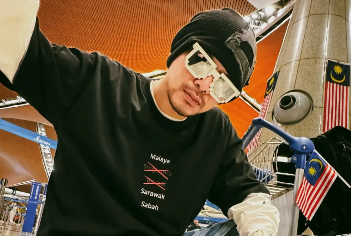 ▲黃明志（如圖）捲入謝侑芯謀殺案後，遭圤智雨爆料曾約炮台女優翁雨澄，還發文怒揭時間地點，痛批翁雨澄：「明知有女友還接受」。（圖／Namewee 黃明志FB）