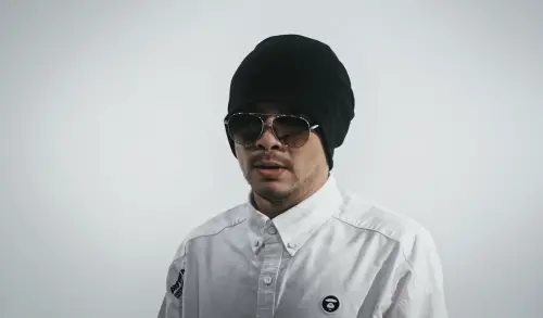 ▲大馬歌手黃明志（如圖）近期捲入謝侑芯命案，（圖／Namewee YouTube）