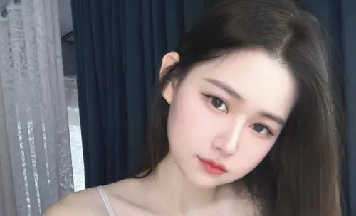 ▲Miga（如圖）坦言曾收過黃明志「詭異」的邀約。（圖／Miga IG @miga0908）