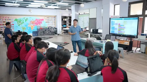 AI青年力1／特偏學校開另一扇門　AI機器人為他們翻轉命運
