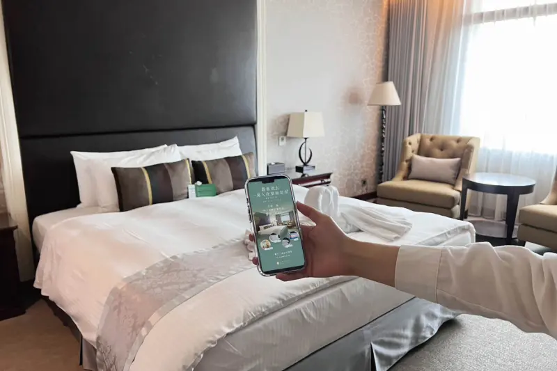 ▲普發一萬元今天開始登記，各業者針對萬元推優惠，像是台中港酒店就推出「普發入住總統套房」活動，一萬入住原價6萬8000元尊榮套房。（圖／台中港酒店提供）