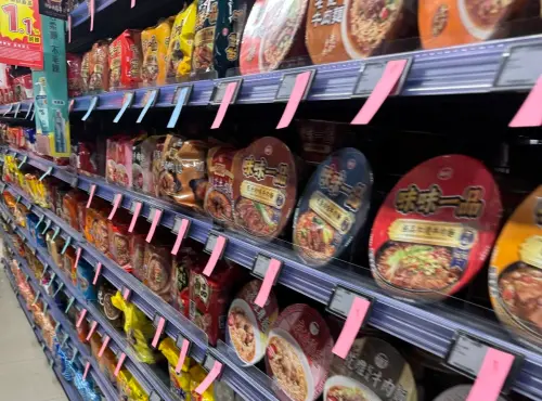 全聯貨架「突然貼一排紙」！他進店秒慌了　店員公布用途：長知識
