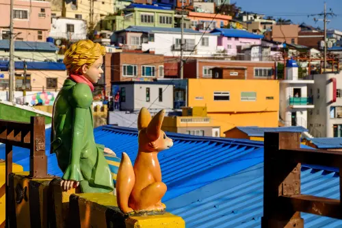 ▲東南旅遊推出韓國釜山3日 : 獨家入住華美達飯店(近釜山站)、體驗巨濟島單軌列車，一站彩妝站只要9999起。（圖／東南旅遊提供）