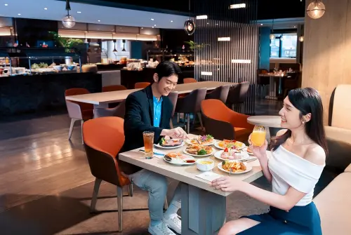 3大飯店吃到飽瘋了！自助餐買一送一　425元和牛、威靈頓牛排任吃
