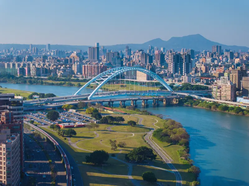 ▲漢皇集團以穩健實力、誠信精神深耕市場，建築身影遍佈雙和地區每個角落，是在地知名建商。（圖／業者提供）