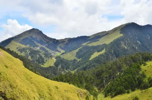 康橋學校帶千名學生登合歡山！違法搭帳篷遭檢舉挨罰　校方認了
