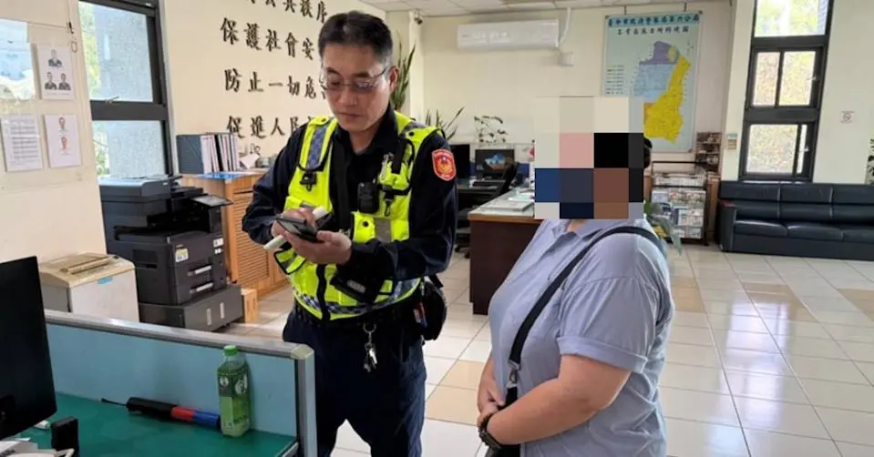 ▲近日臺中一名婦人因闖紅燈遭警方攔下，意外躲過「假檢警」詐騙。（圖／民眾提供）