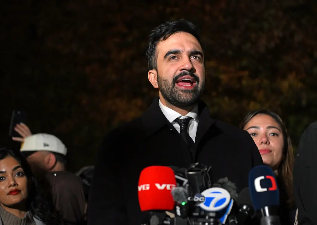 紐約選出首位穆斯林市長！自稱「川普最可怕噩夢」的曼達尼是誰？