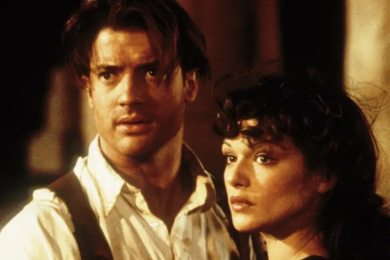 ▲布蘭登費雪（左）、瑞秋懷茲（右）將睽違17年再次共演《神鬼傳奇》系列電影，讓影迷相當期待。（圖／imdb）