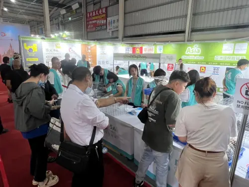 ▲本次展出匯集全台上百家知名寵物品牌，提供最完善寵物食品、用品、照護服務、美容、專業攝影、服裝等多元展出，（圖／主辦單位提供）