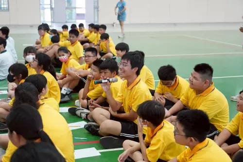 ▲「Team Girls! 挺女孩生理教育巡迴講座」義竹國中場，學生踴躍分享對月經的看法與經驗，展現勇於表達的態度。展現月經教育不僅是女生的議題，男生同樣需要理解與尊重，共同實踐月經平權。（圖／蘇菲提供）