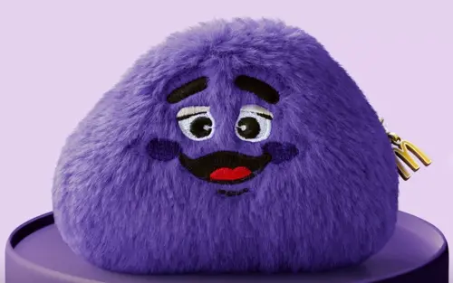 麥當勞證實！韓國爆紅「奶昔大哥毛毛包」來台灣：11月下旬開賣
