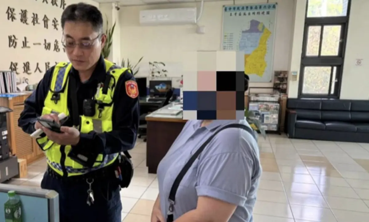台中婦騎車闖紅燈遭攔！收罰單1800元反喊謝謝警察：我心甘情願繳