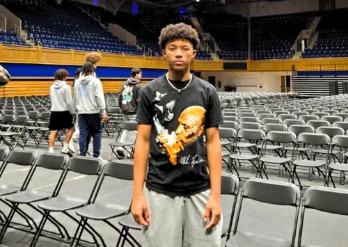 ▲陳以傑，小萊德Isaiah Rider Jr（左）與父親萊德（右）合影。（圖／小萊德母親凡尼莎提供）