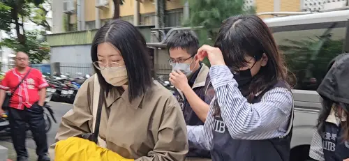 ▲施亭宇涉嫌為太子集團在帛琉洗錢，美國制裁的消息曝光後，她並不像同案被告王蕾絢已出境，因此在檢方這波行動遭到拘提。（圖／記者劉松霖攝）