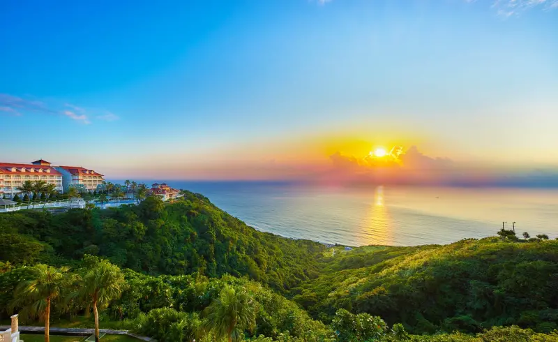 ▲ 2025 ITF台北國際旅展11月7日至10日登場，遠雄悅來大飯店參與年度盛會，推出雙人房一泊一食29折、一泊二食33折、二泊四食33折旅展限定優惠。（圖／遠雄悅來大飯店）