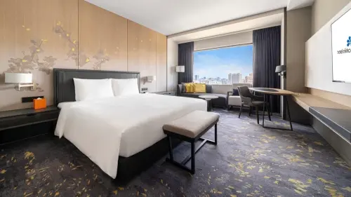 ▲高雄日航酒店週年慶，同時響應政府「普發一萬元」政策，推出「一泊滿食」住房專案。（圖／高雄日航酒店提供）