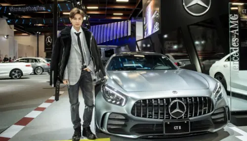 ▲王子（如圖）曾以賓士車為座駕，與《頭文字D》劇情雷同。（圖／王子 邱勝翊 臉書）