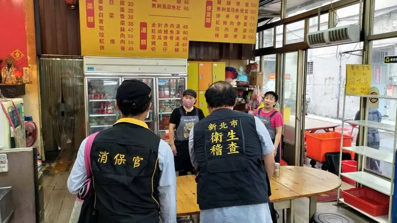    ▲滷肉飯名店改用「素肉」，消保官勸導要主動告知顧客。（圖／新北消保官提供）  