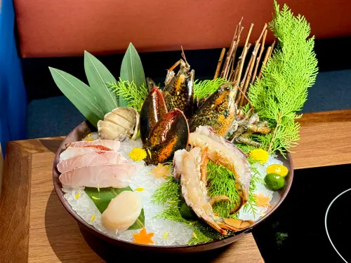 ▲「龍蝦海鮮鍋」3280元澎湃時才匯聚，吃得到整尾龍蝦。（圖／記者蕭涵云攝）