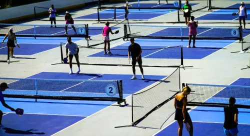 ▲匹克球已經逐漸瘋迷全球，包括昔日網球名將，一般民眾，無論男女老少，都能共通參與。（圖／美聯社／達志影像）