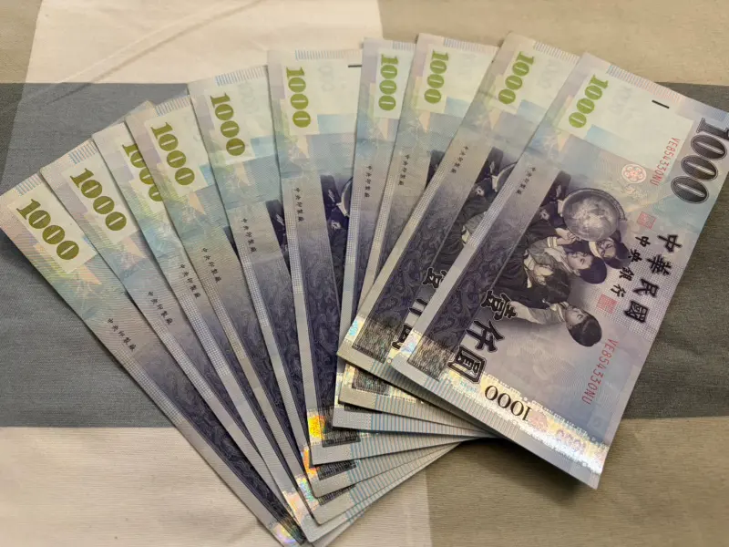 ▲普發一萬登記入帳開跑，昨（5）日第一天就已經有131萬6833人登記成功，今（6）日輪到尾數是「2、3」的民眾線上登記。（圖/記者張嘉哲攝）