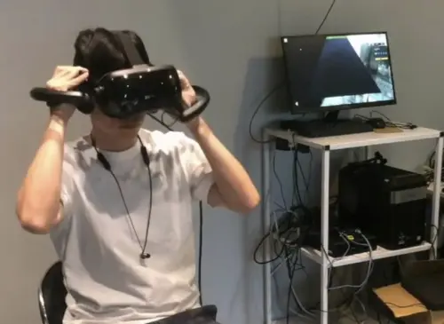 ▲AI時代來襲，日本的超商補貨機器人背後是菲律賓人跨國操作。（圖／翻攝自X）