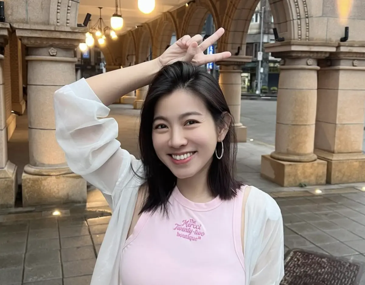 米可白「機場聞行李」瘋傳！連陶晶瑩都笑瘋 她自嘲：我身兼多職