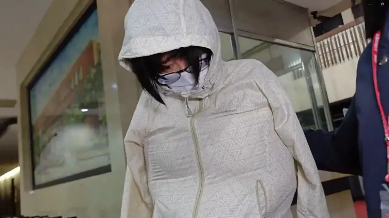 ▲太子集團在台二當家、天旭公司人資主管辜淑雯,複訊後遭收押禁見。(圖/翻攝畫面)