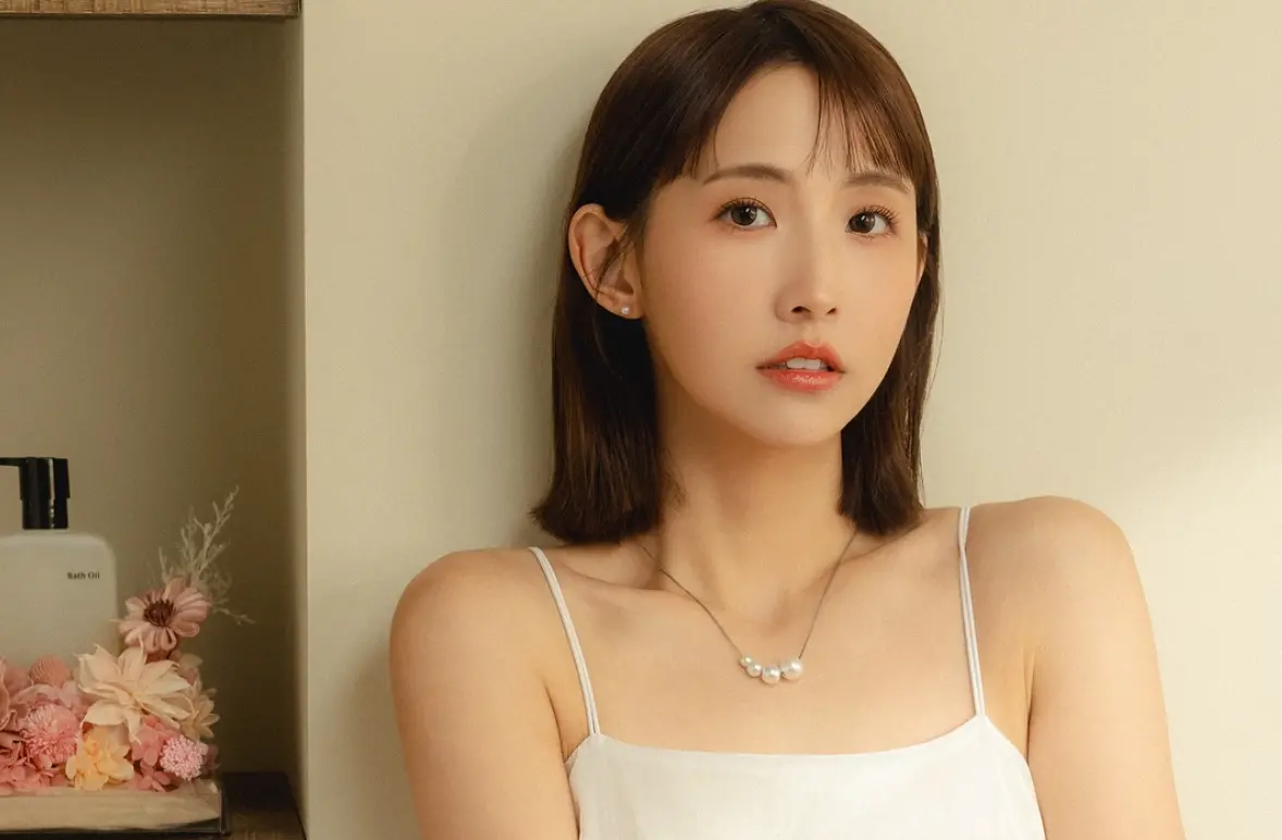 ▲粿粿（如圖）藝名由來與小時候的乳名有關，本名江瑋琳則有美好含義，但命理師邱彥龍分析，「瑋」字在姓名學中，容易引發婚姻波折。（圖／Meigo粿粿臉書）