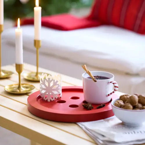 ▲VINTERFINT鈕扣造型托盤。（圖／IKEA提供）