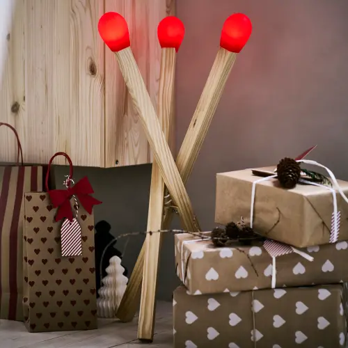 ▲STRÅLA火柴形LED落地燈。（圖／IKEA提供）