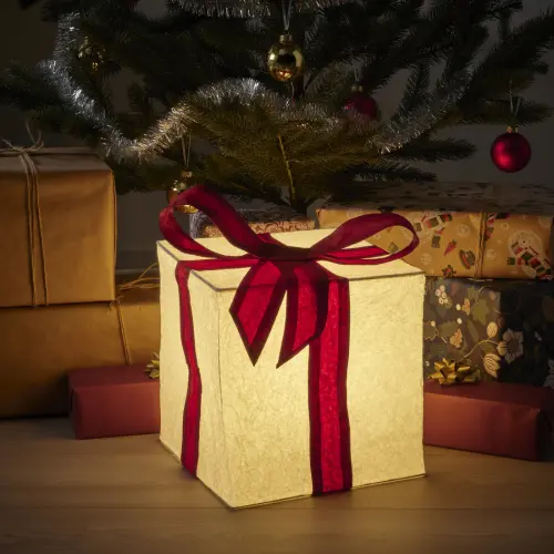 ▲STRÅLA禮物盒桌燈。（圖／IKEA提供）