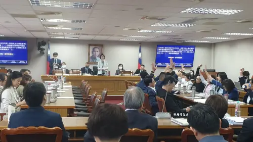 停砍年金再進一步！藍白表決輾壓綠營　立院初審通過公校撫卹條例
