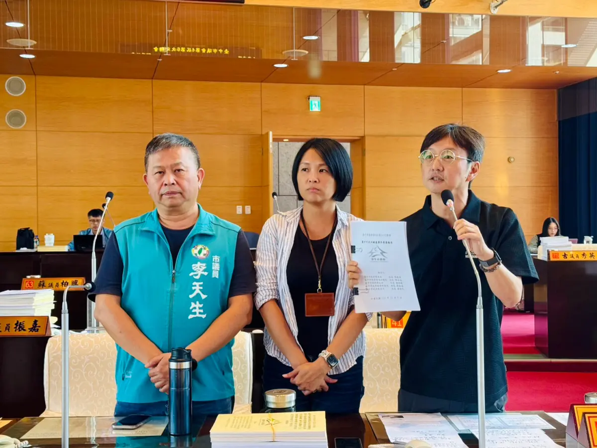 ▲非洲豬瘟疫情於台中市爆發後，台中市議會昨（5）日收到市府送交的專案報告，議員江肇國批沒人承擔政治責任。（圖／江肇國提供）