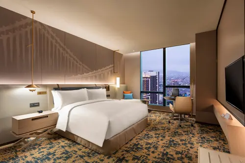 ▲台北新板希爾頓酒店佳節限定「Sparkling Stay」住房專案，平日每晚4538元起。（圖／新板希爾頓酒店提供）