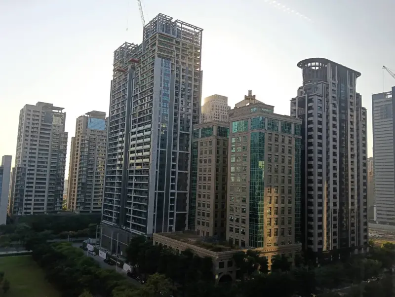 ▲議員黃守達呼籲，住宅自有率更為六都最低，市府應積極提升社會住宅包租代管媒合率(圖／柳榮俊攝2025.11.7)